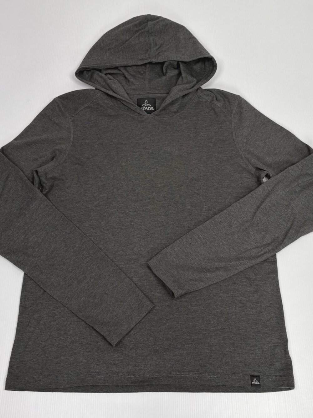 PRANA men's long-sleeved hooded sweatshirt small